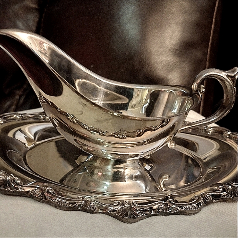 Vintage, Antique Gorham 1306 silver gravy boat with attached underplate